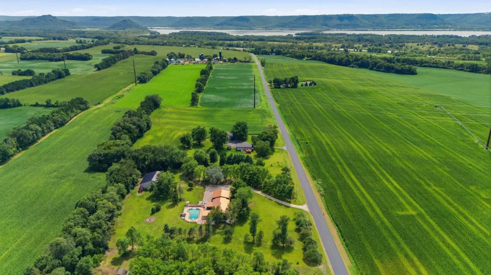 N15648 W Prairie Road Trempealeau, WI 54661