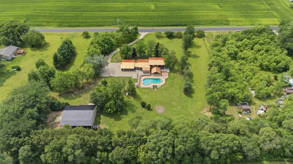 N15648 W Prairie Road Trempealeau, WI 54661