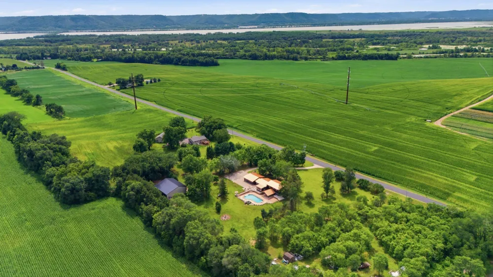 N15648 W Prairie Road Trempealeau, WI 54661