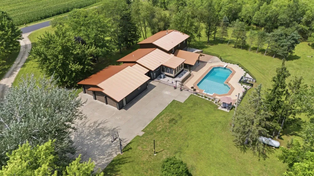 N15648 W Prairie Road Trempealeau, WI 54661