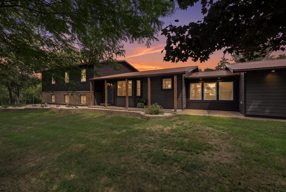 N15648 W Prairie Road Trempealeau, WI 54661