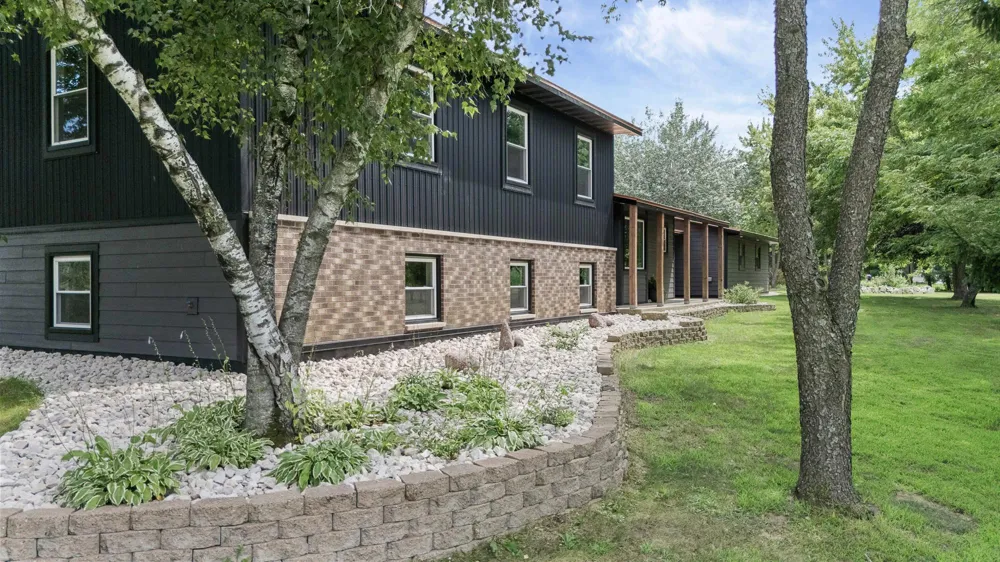 N15648 W Prairie Road Trempealeau, WI 54661