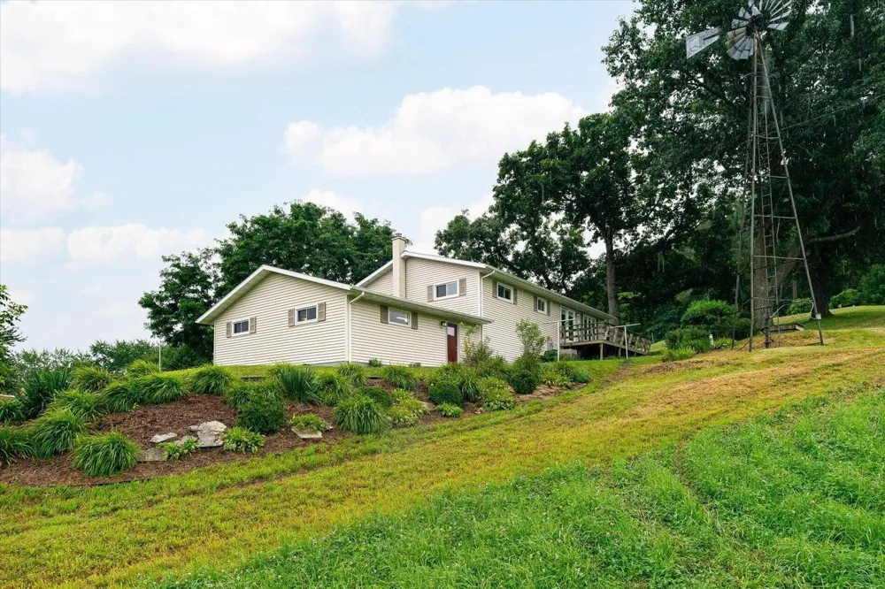4251 Paar Street La Crescent, MN 55947