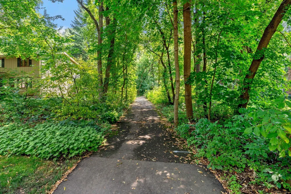 12708 Parkwood Drive Burnsville, MN 55337