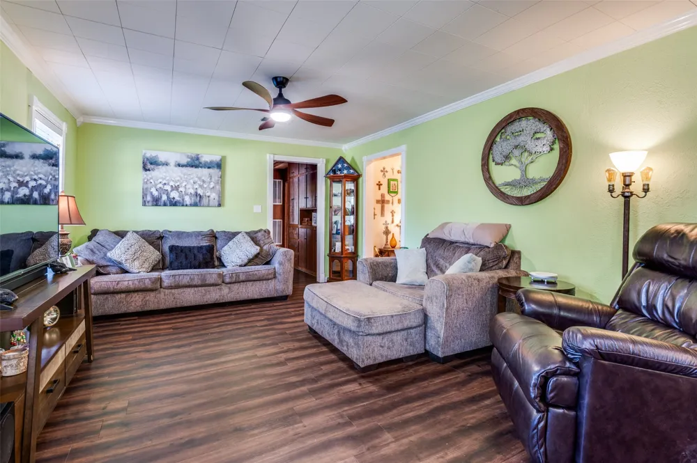 2601 Murphy Drive Bedford, TX 76021