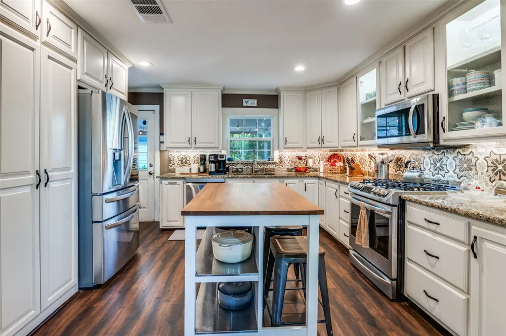 2601 Murphy Drive Bedford, TX 76021