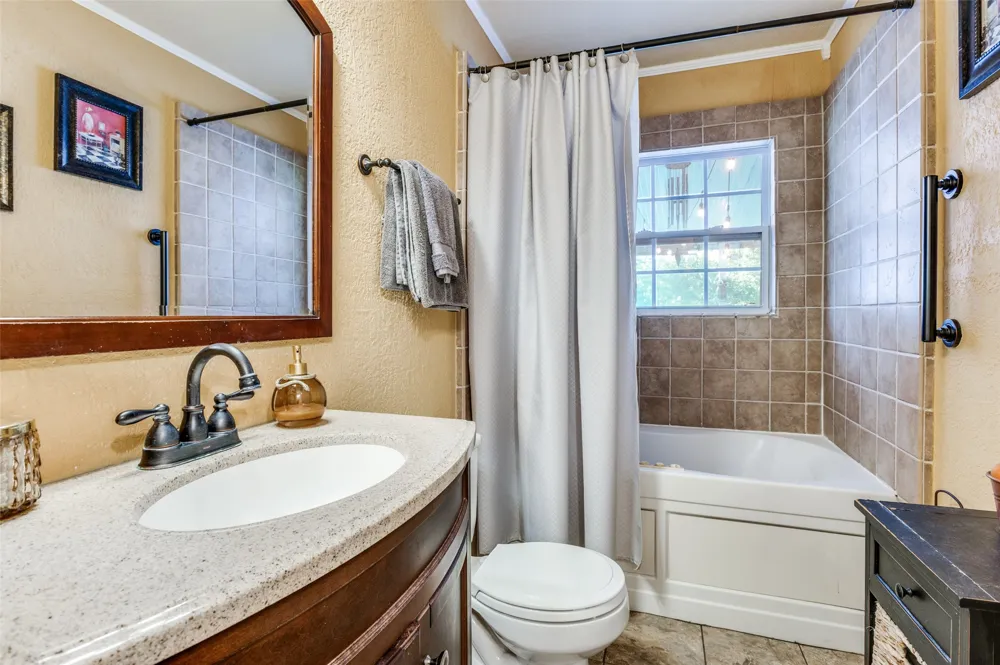 2601 Murphy Drive Bedford, TX 76021