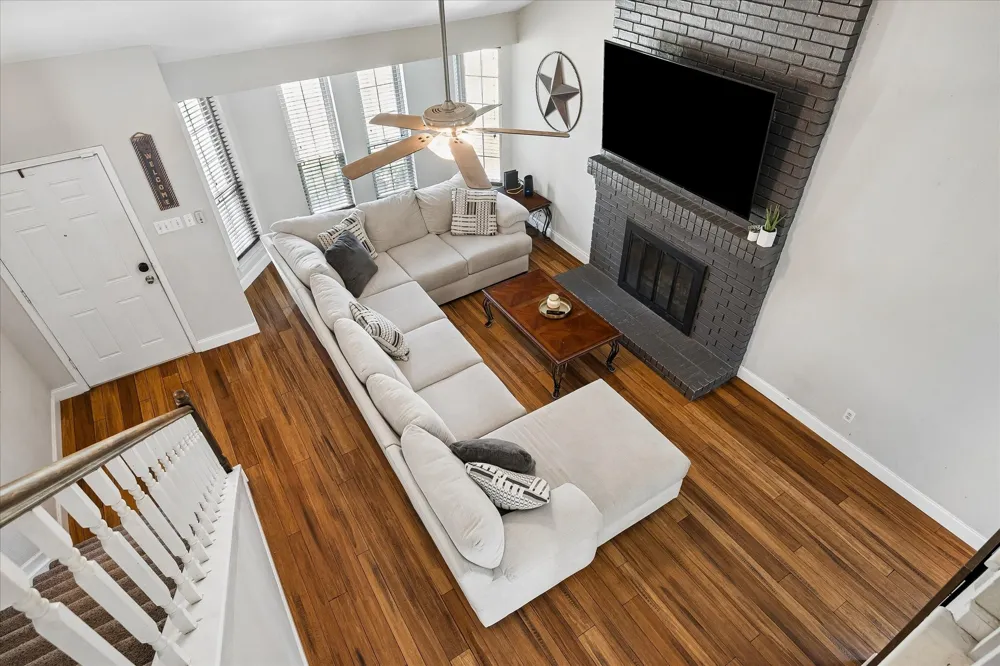 109 Clove Lane Euless, TX 76039