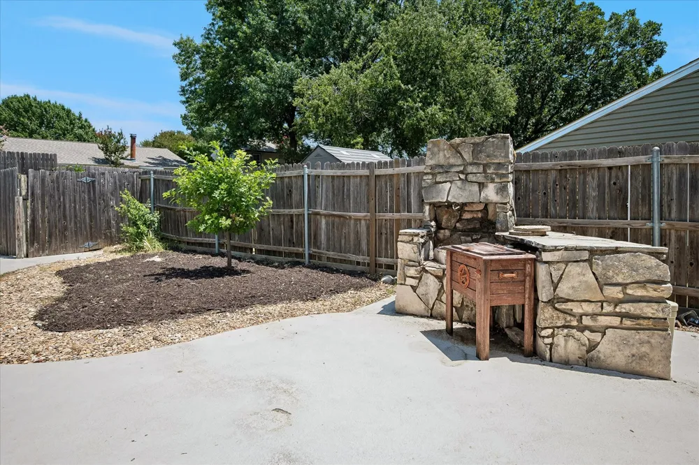 109 Clove Lane Euless, TX 76039
