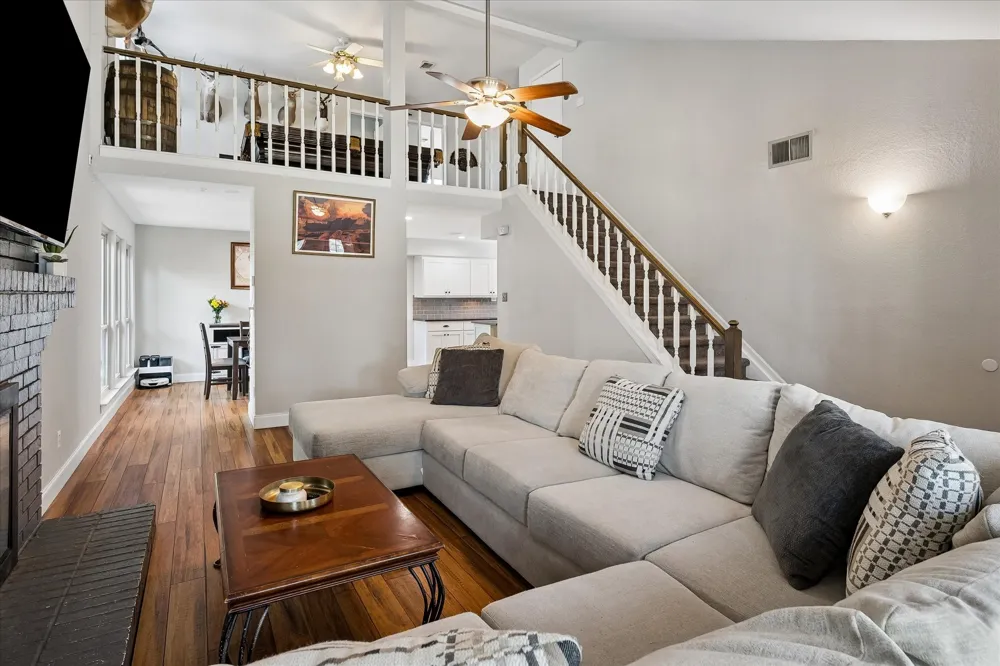 109 Clove Lane Euless, TX 76039