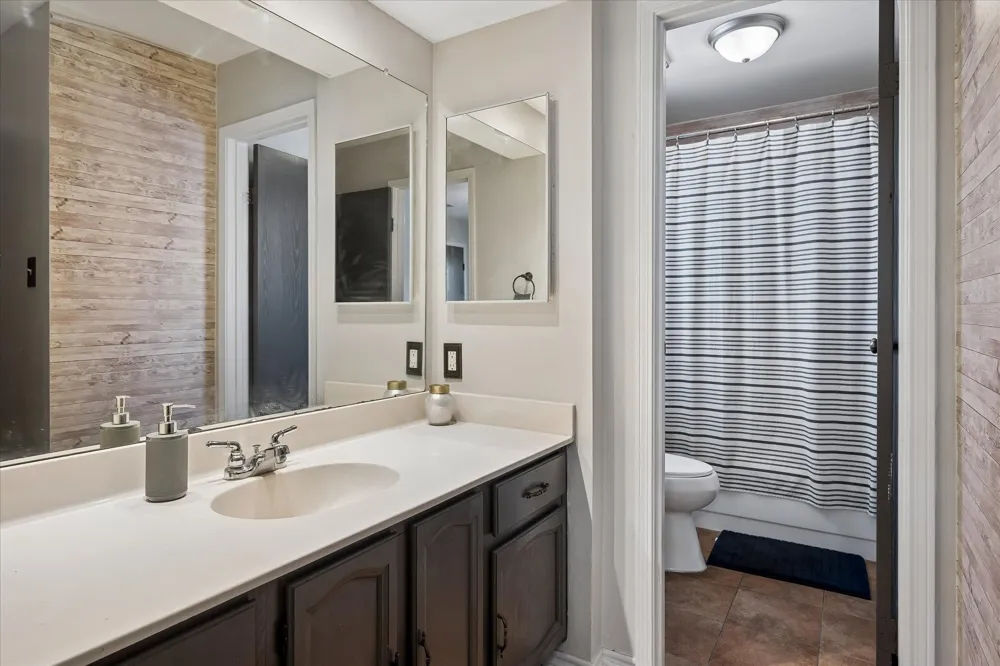 109 Clove Lane Euless, TX 76039