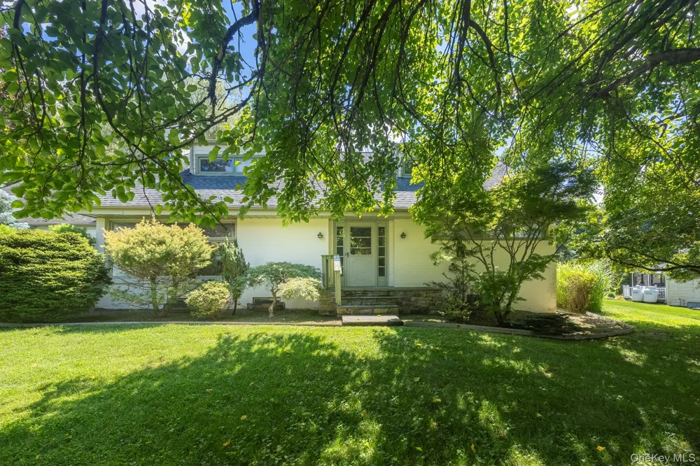 12 Ciferri Drive Millbrook, NY 12545