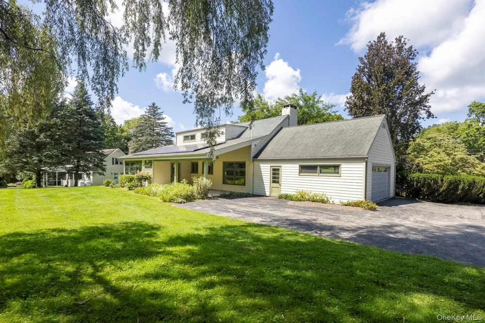 12 Ciferri Drive Millbrook, NY 12545