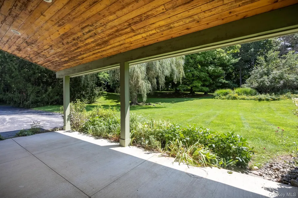 12 Ciferri Drive Millbrook, NY 12545