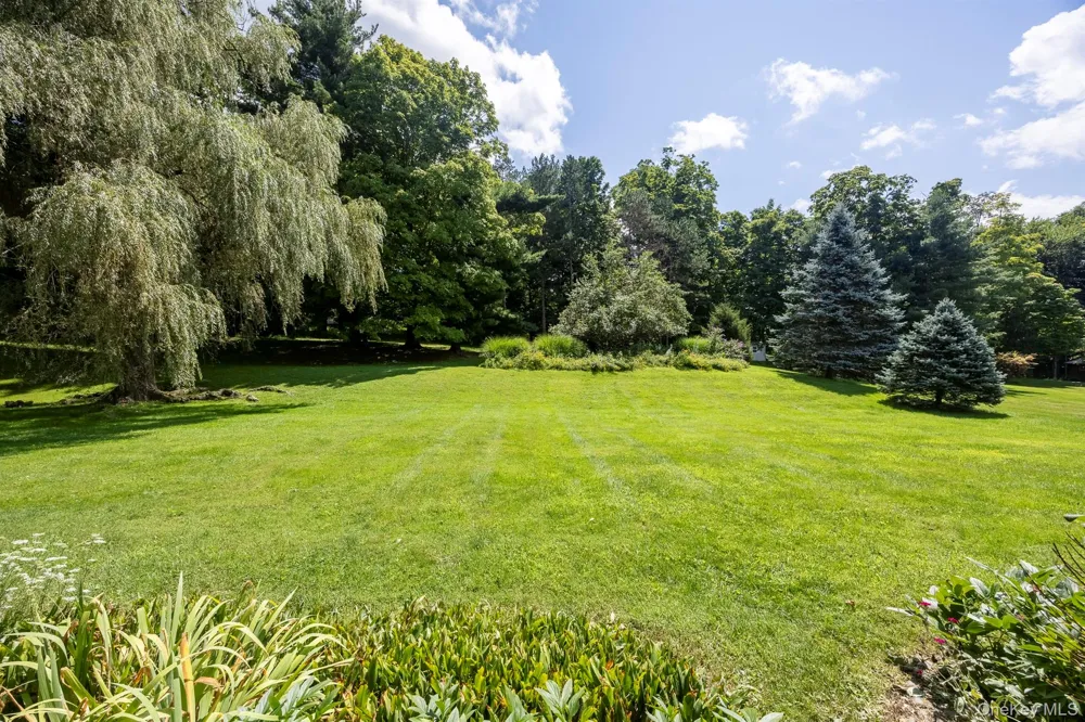 12 Ciferri Drive Millbrook, NY 12545