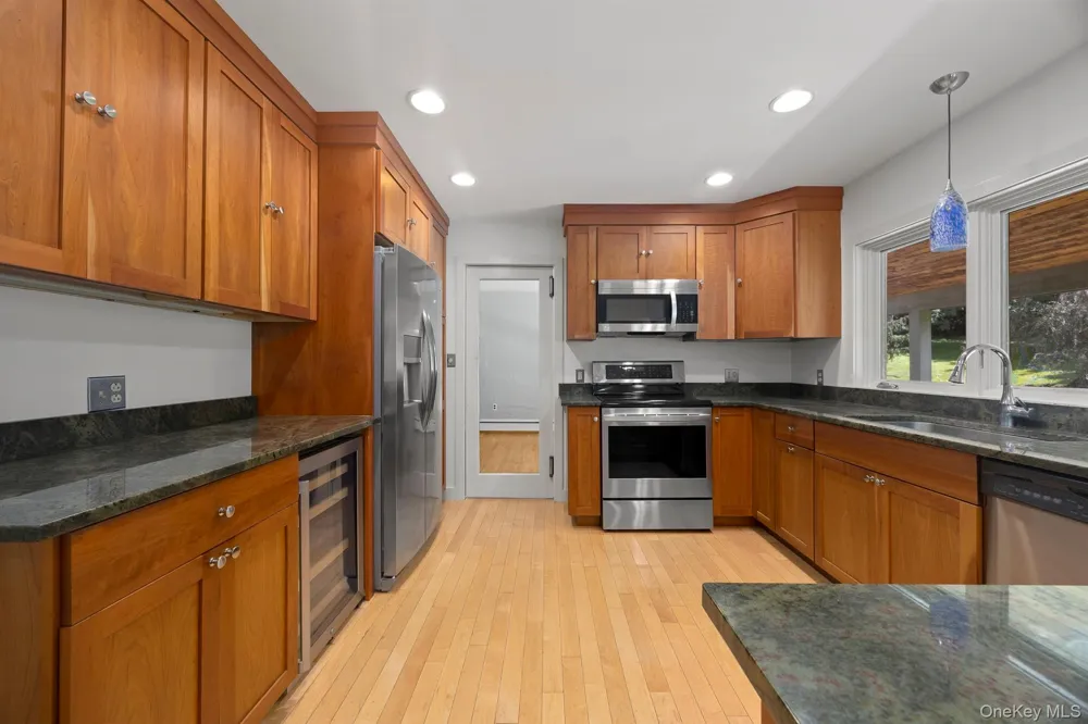 12 Ciferri Drive Millbrook, NY 12545