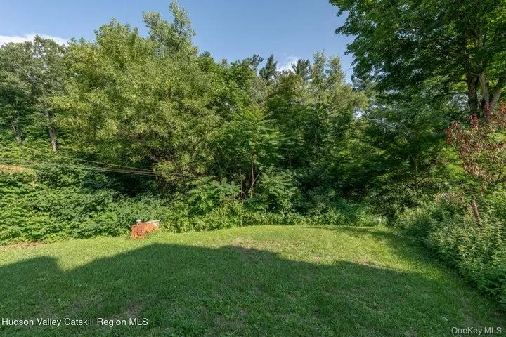 463 Main Street Saugerties, NY 12477