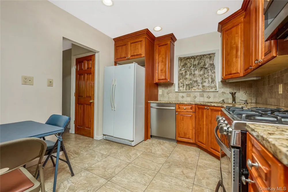 7326 171st Street Fresh Meadows, NY 11366