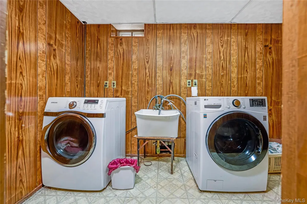 7326 171st Street Fresh Meadows, NY 11366