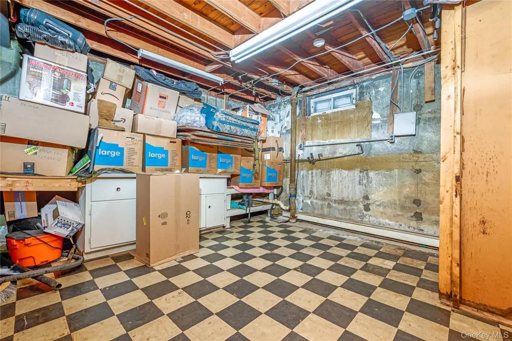 7326 171st Street Fresh Meadows, NY 11366