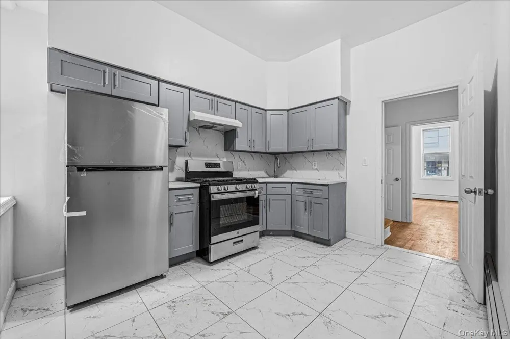 2050 Ryer Avenue Bronx, NY 10457