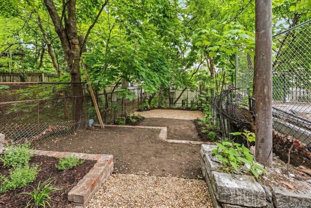2050 Ryer Avenue Bronx, NY 10457