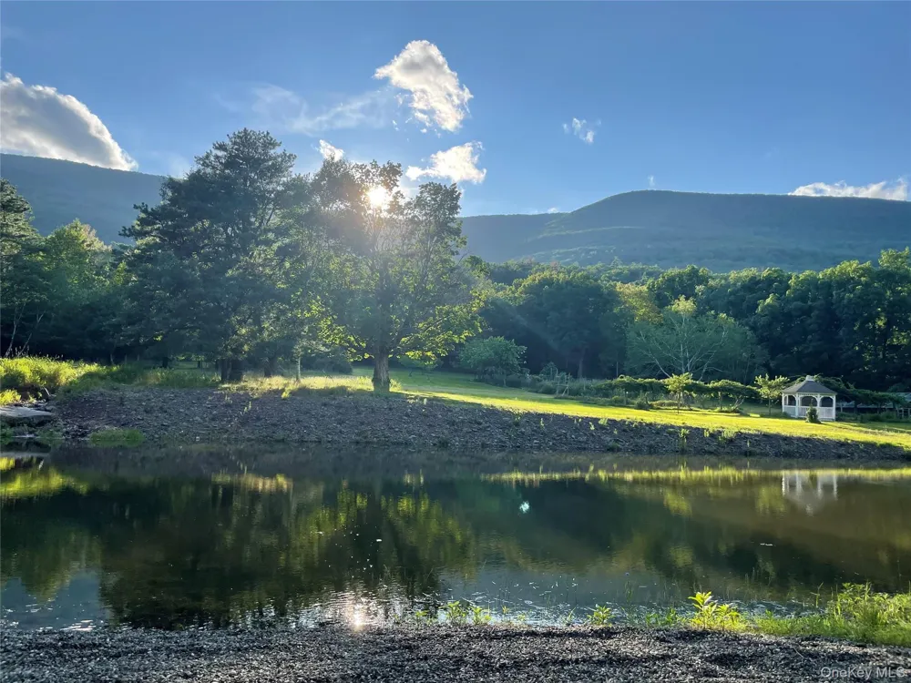 43 Augustine Road Saugerties, NY 12477