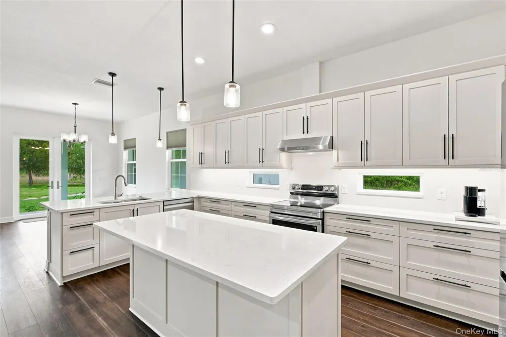 8146 Tropicaire Call Listing Agent, FL 34291