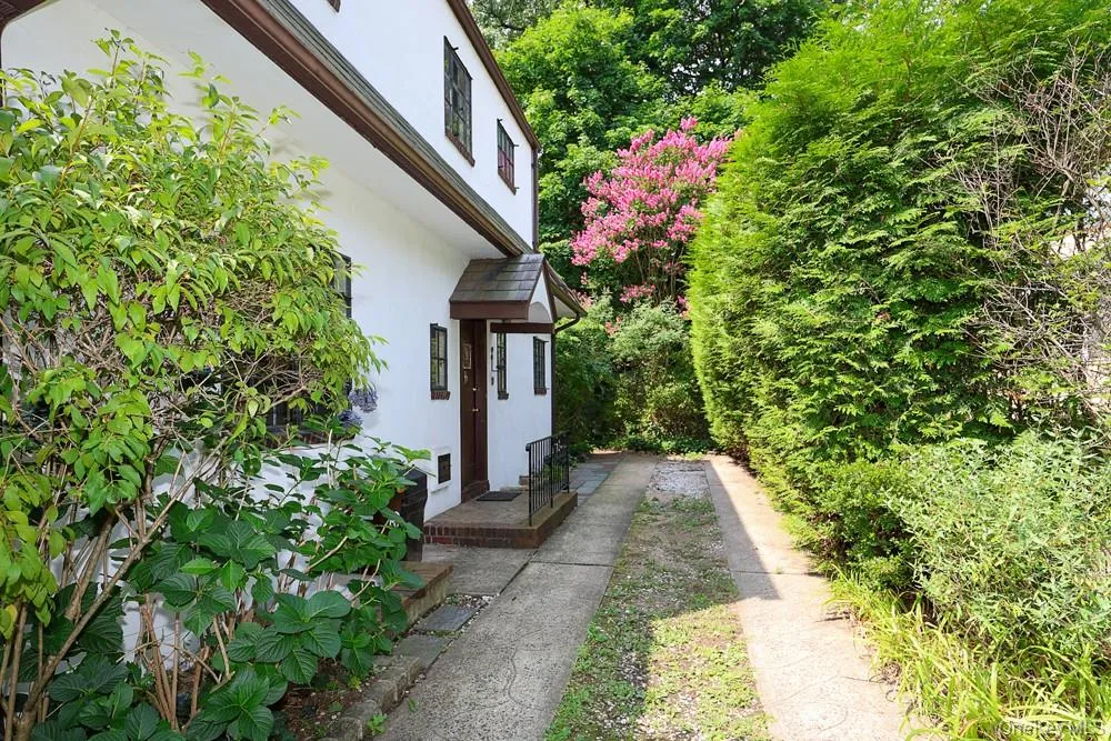 8654 Somerset Street Jamaica Estates, NY 11432