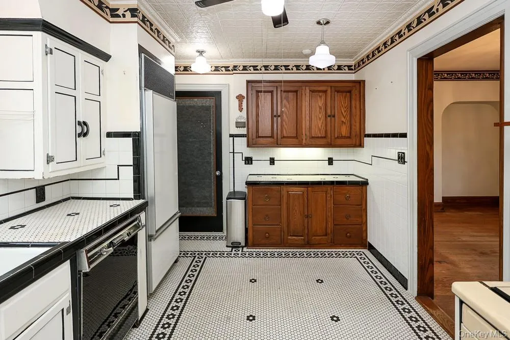 8654 Somerset Street Jamaica Estates, NY 11432