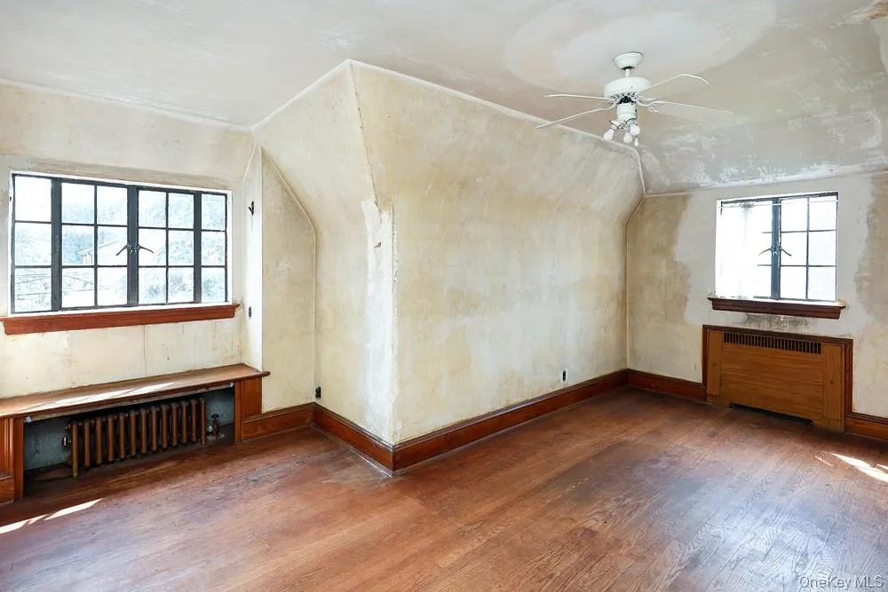 8654 Somerset Street Jamaica Estates, NY 11432
