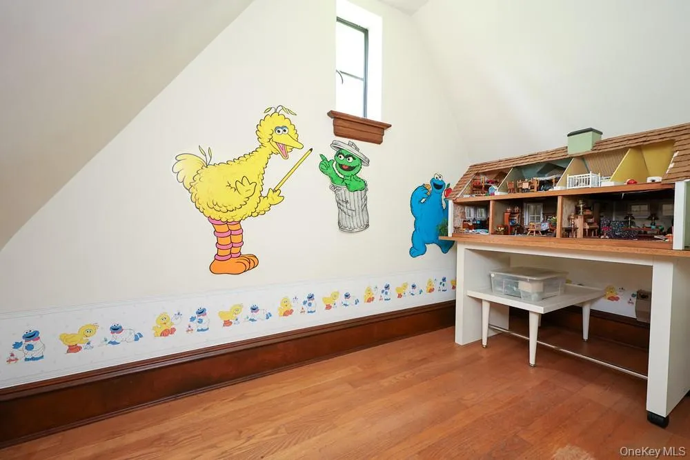8654 Somerset Street Jamaica Estates, NY 11432