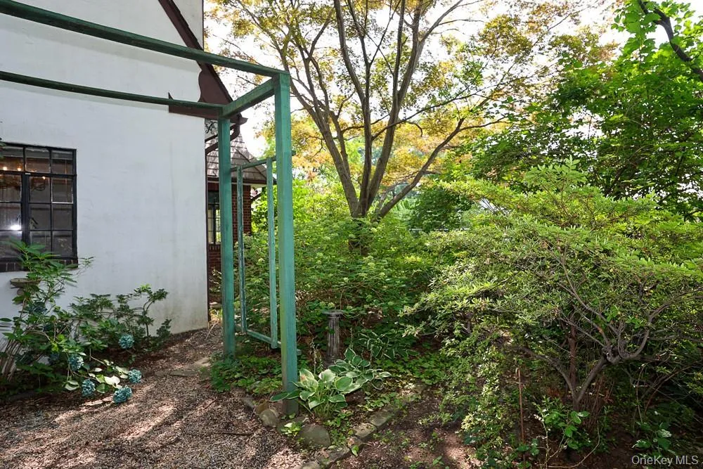 8654 Somerset Street Jamaica Estates, NY 11432
