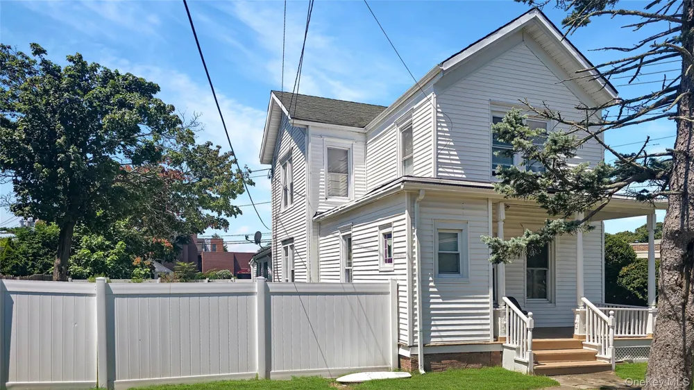 76 Oak Street Patchogue, NY 11772