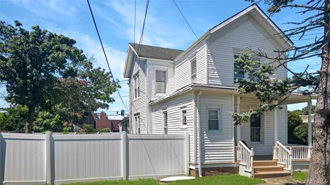 76 Oak Street