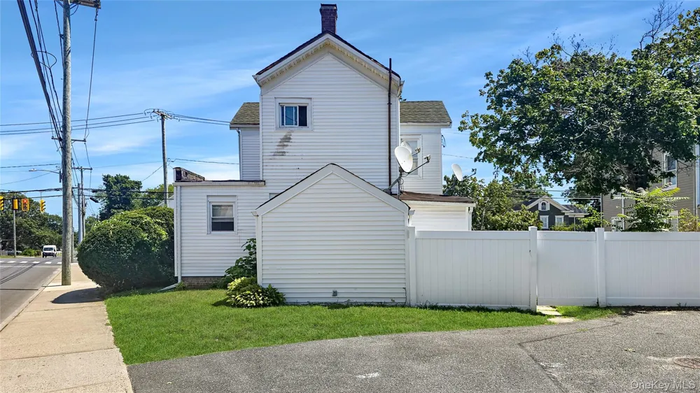 76 Oak Street Patchogue, NY 11772