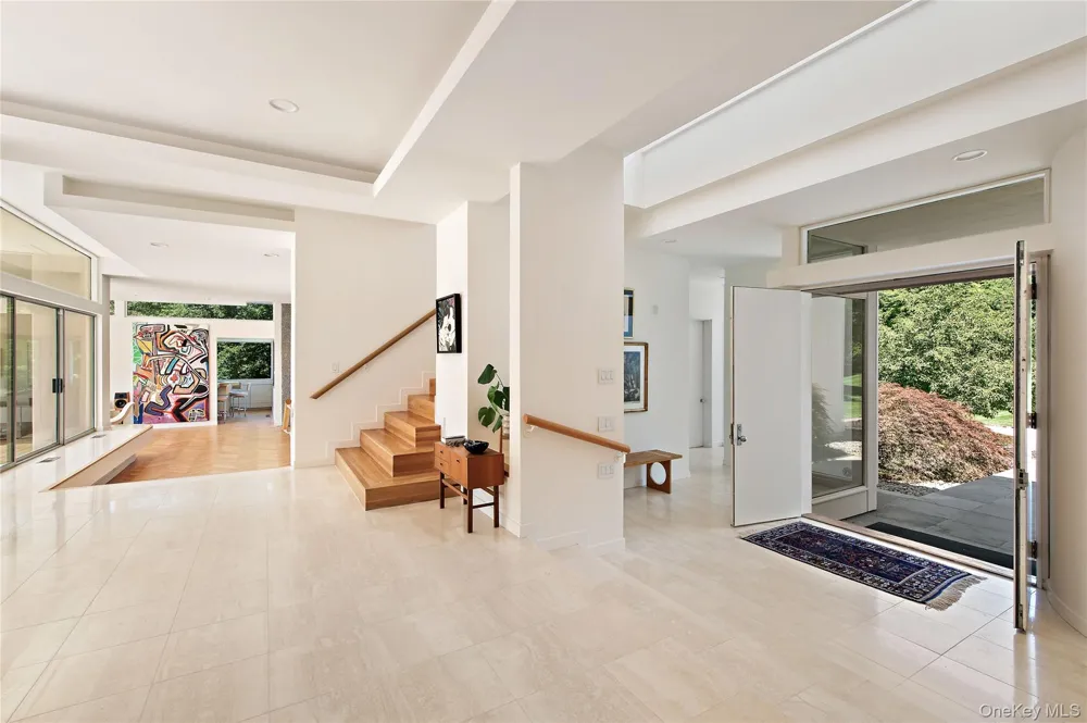 10 Dogwood Hills Road Pound Ridge, NY 10576