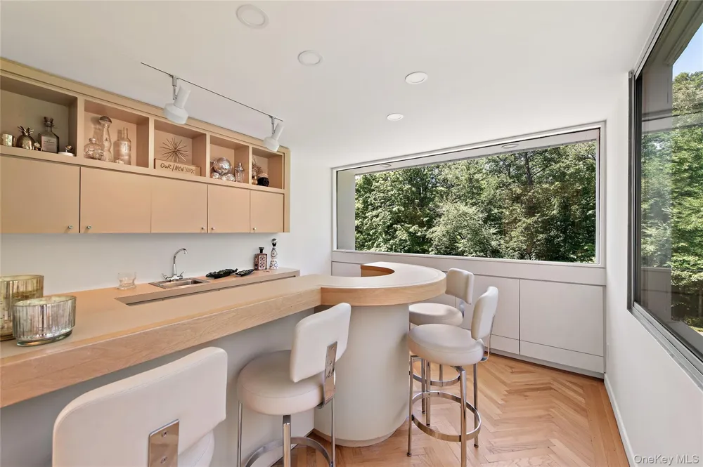 10 Dogwood Hills Road Pound Ridge, NY 10576