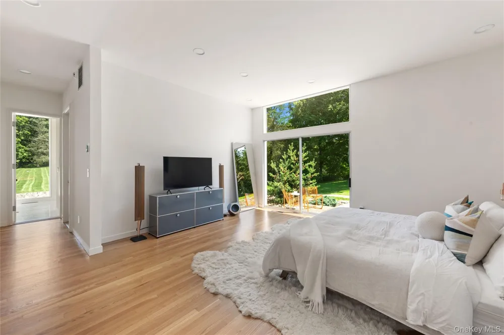10 Dogwood Hills Road Pound Ridge, NY 10576