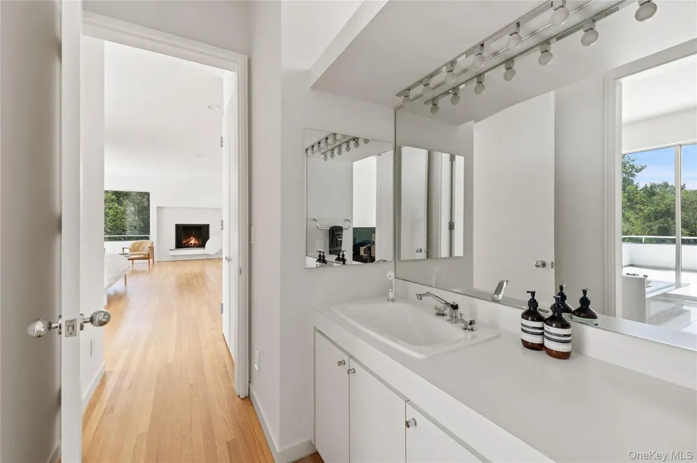 10 Dogwood Hills Road Pound Ridge, NY 10576