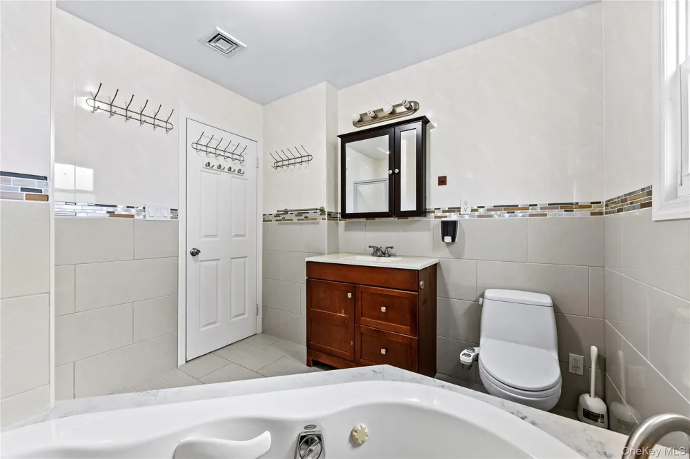 164-31 Underhill Avenue Fresh Meadows, NY 11365