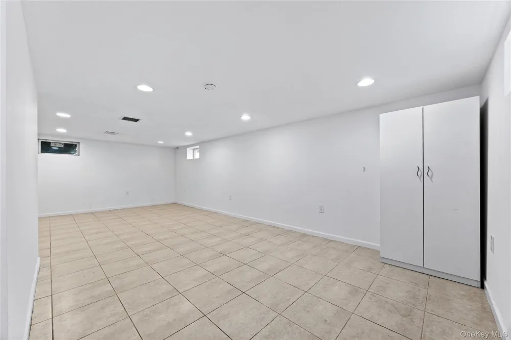 164-31 Underhill Avenue Fresh Meadows, NY 11365
