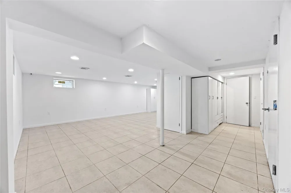 164-31 Underhill Avenue Fresh Meadows, NY 11365