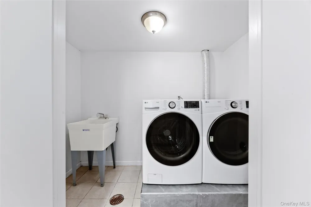 164-31 Underhill Avenue Fresh Meadows, NY 11365