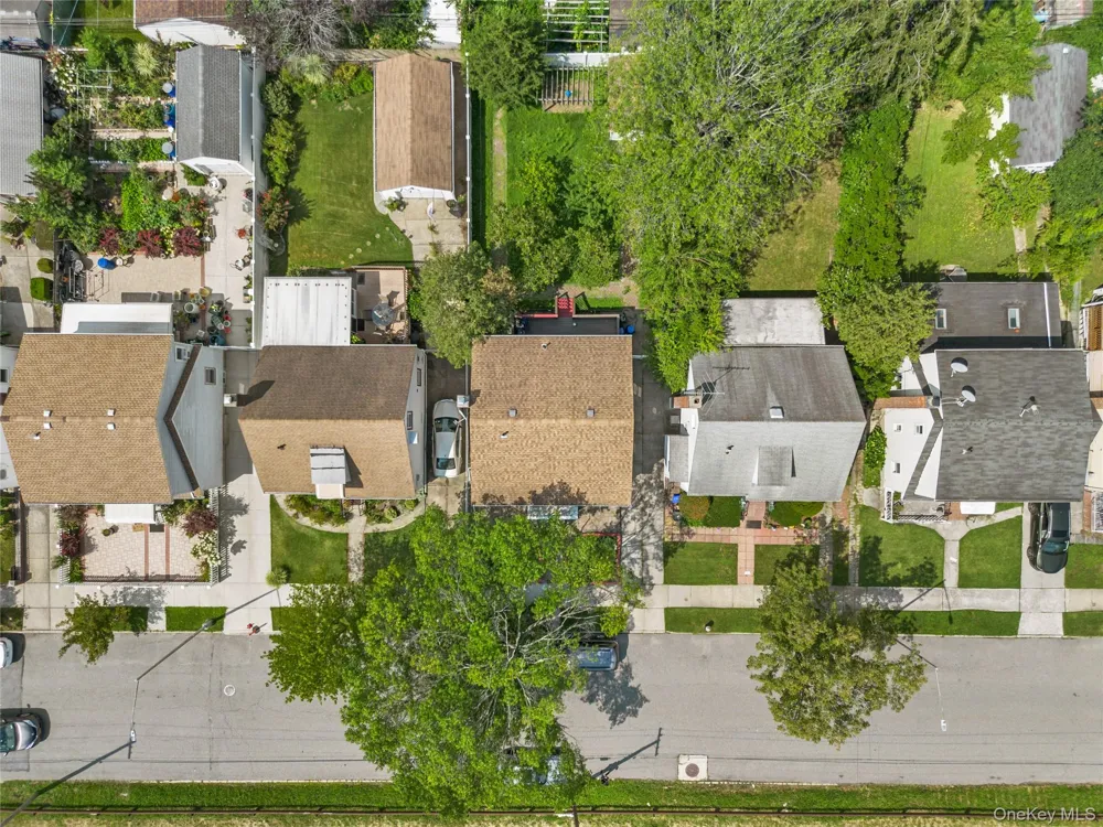 164-31 Underhill Avenue Fresh Meadows, NY 11365