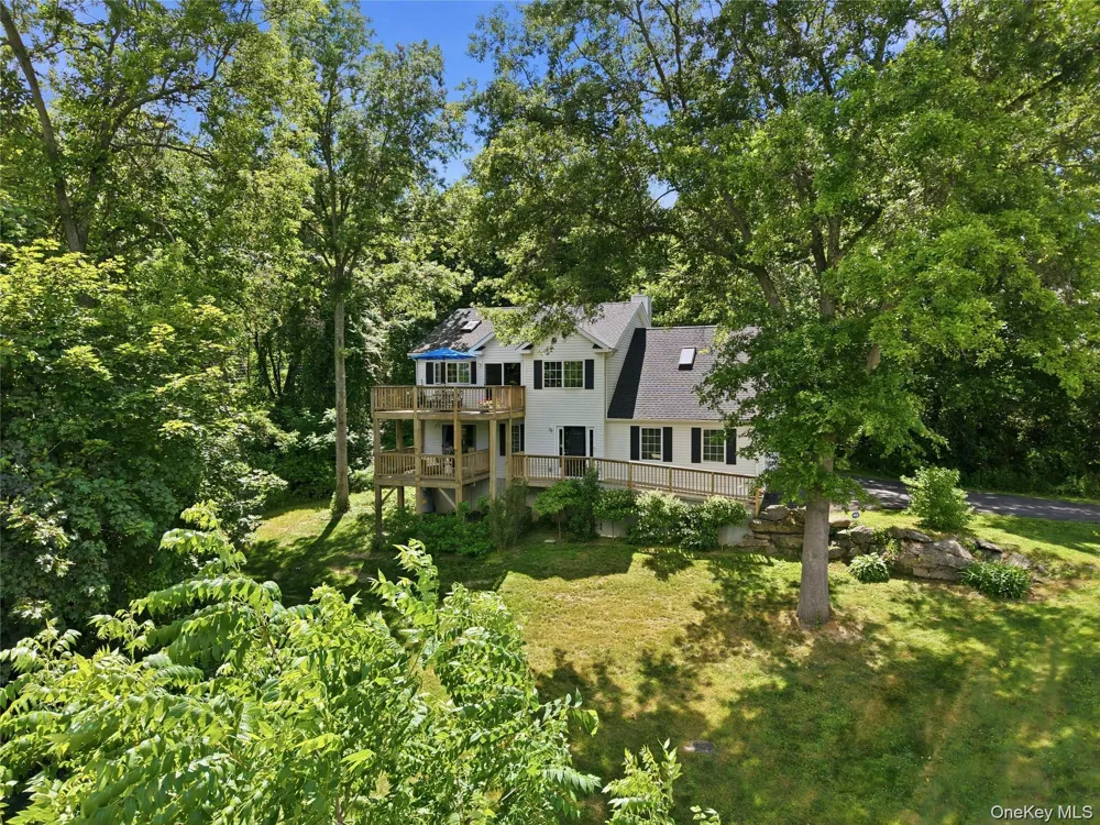 15 Meadow Drive Red Hook, NY 12571