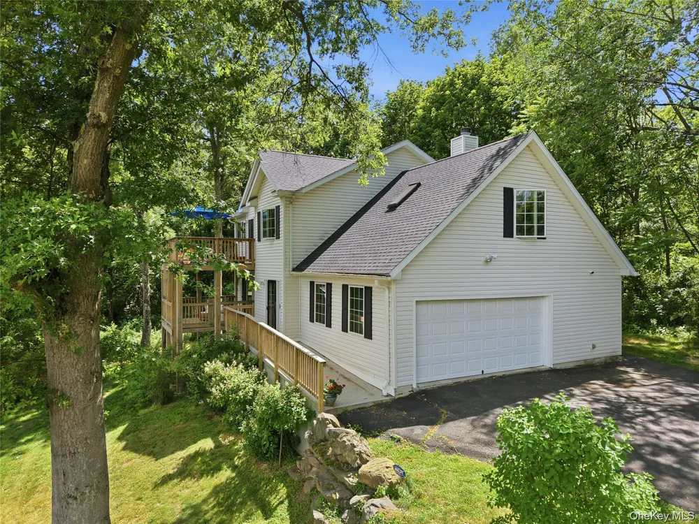 15 Meadow Drive Red Hook, NY 12571