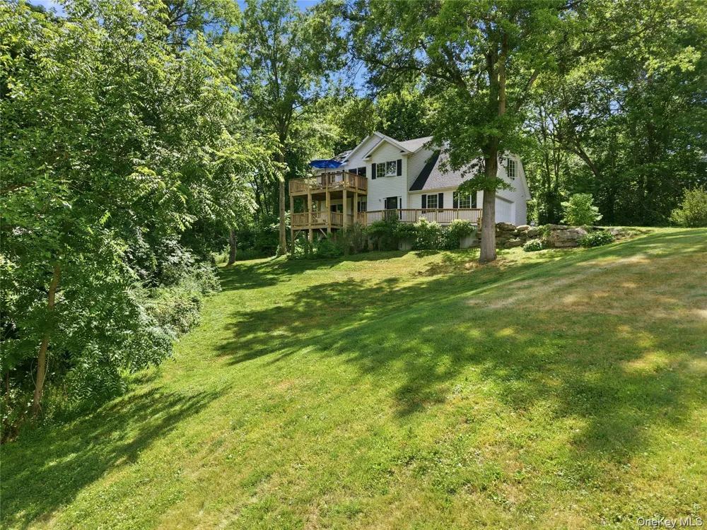 15 Meadow Drive Red Hook, NY 12571