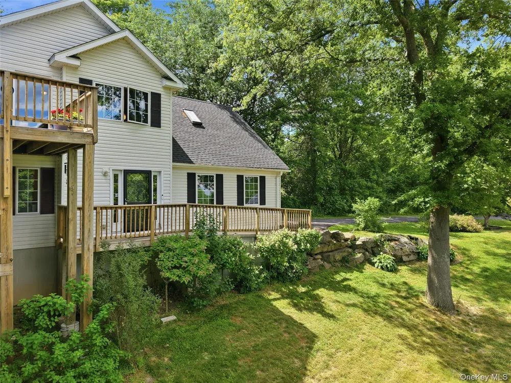 15 Meadow Drive Red Hook, NY 12571