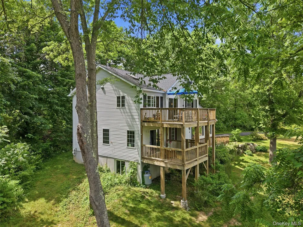 15 Meadow Drive Red Hook, NY 12571